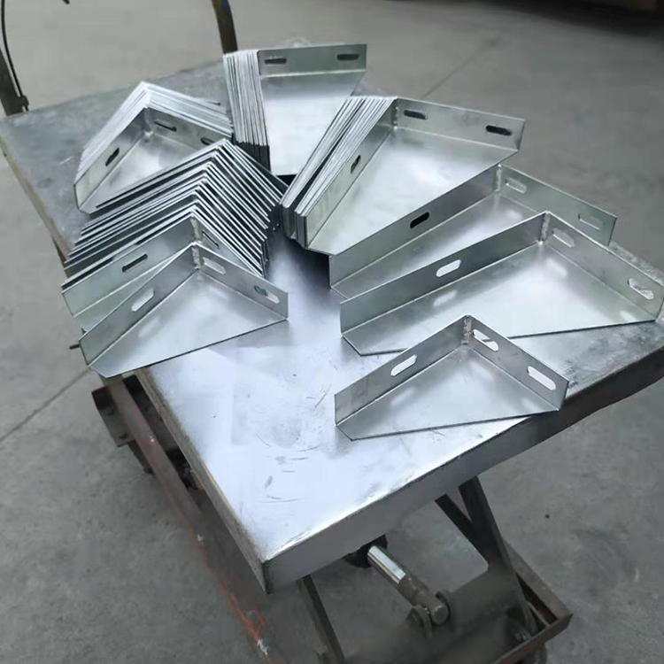 桥架托臂安装前的外观检查