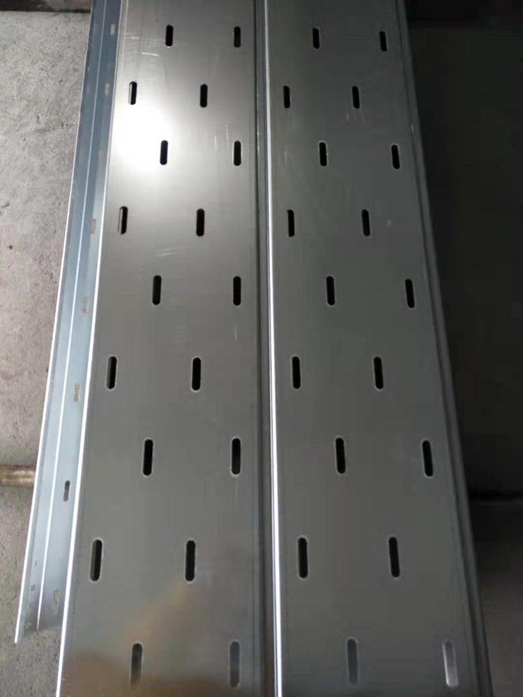 直通托盘式桥架在安装后跟正式使用之间还需要哪些细微的调整